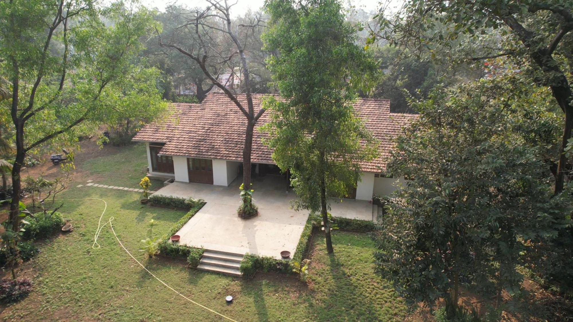 נגאון Banyan House - Luxurious 4 Bedroom Villa On One Acre, Near The Beach מראה חיצוני תמונה