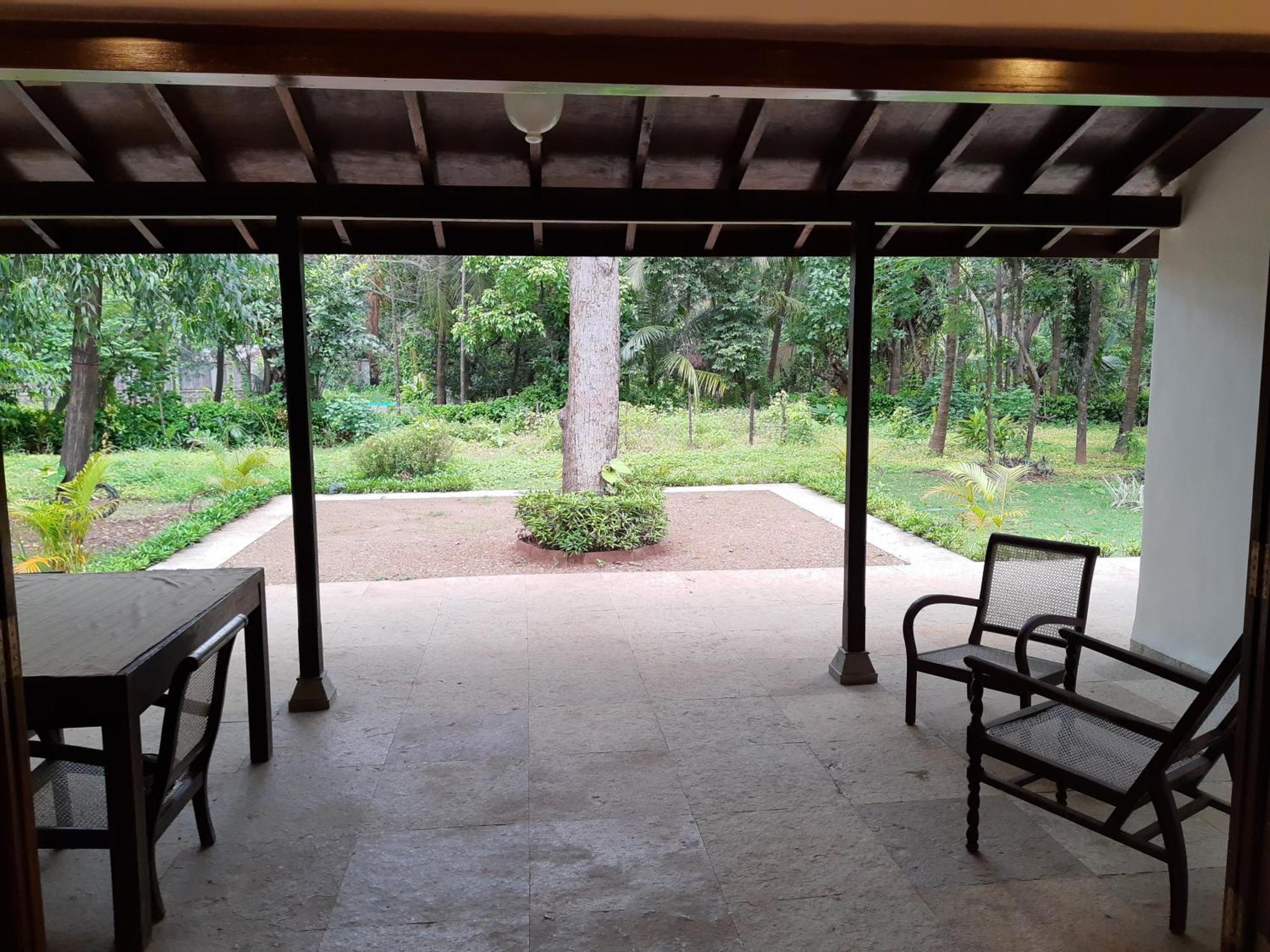 נגאון Banyan House - Luxurious 4 Bedroom Villa On One Acre, Near The Beach מראה חיצוני תמונה